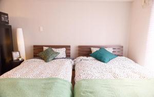 和とモダンデザインの融合 最上階の静かなお部屋 Quiet room on the top floor 駅徒歩1分 1 min walk from station 30 minutes to Ghibli Park