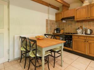 Farmhouse in Reest Valley with Sauna & Hot Tub