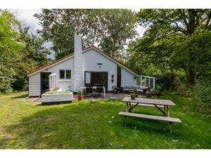 Holiday Home in Dishoek near Beach & Dunes