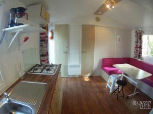 Campings Mobil home confortable avec terrasse pour 5 personnes - API-1-52-456 : Mobile Home