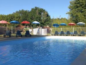 Campings Chalet avec Terrasse, 2 chambres, pour 6 pers. - API-1-52-609 : photos des chambres