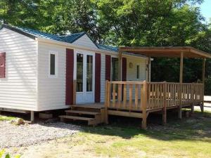 Campings Mobil-home confortable avec terrasse pour 6 personnes - API-1-52-647 : Mobile Home