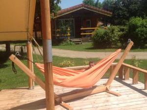 Campings Chalet avec Terrasse, 2 chambres, pour 6 pers. - API-1-52-609 : photos des chambres