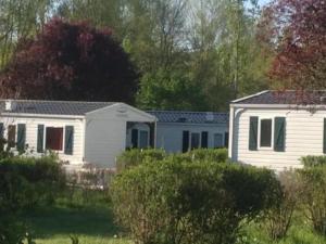 Campings Mobil-home confortable avec terrasse pour 6 personnes - API-1-52-543 : Mobile Home