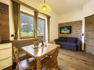 Apartment in Neustift near Ski Lift