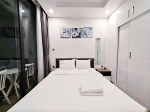 Luxury Studio In Vinhomes Green Bay, 25 to Airport, Gym, Swimming Pools