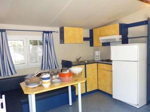 Campings Mobil Home avec Terrasse, 3 Chambres, 6 Pers. - API-1-52-247 : photos des chambres