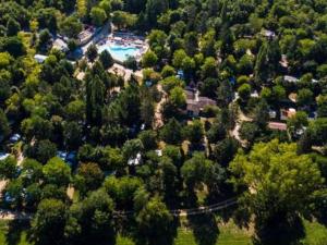 Campings Mobil Home avec Terrasse, 3 Chambres, 6 Pers. - API-1-52-247 : photos des chambres