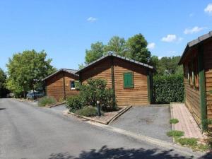 Campings Chalet avec Terrasse pour 4 personnes a Naucelle - API-1-52-380 : photos des chambres