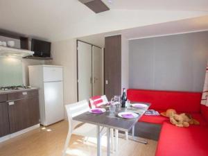 Campings Mobil Home avec Terrasse pour 4 personnes - API-1-52-483 : photos des chambres