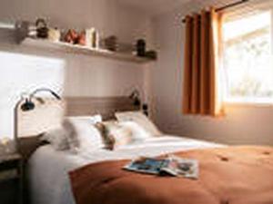 Campings Mobil home confortable pour 5 pers, terrasse, cuisine equipee - API-1-52-424 : photos des chambres