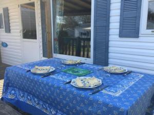 Campings Mobil home cosy avec terrasse - 4 pers, 2 ch - API-1-52-241 : photos des chambres