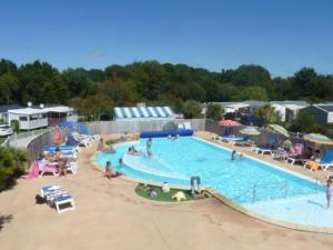 Campings Mobil home cosy avec terrasse - 4 pers, 2 ch - API-1-52-241 : photos des chambres