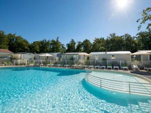 Mobil Home à Royan - Terrasse & Accessibilité - API-1-52-230