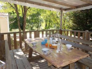 Campings Mobil home avec terrasse pour 4 personnes - API-1-52-470 : photos des chambres