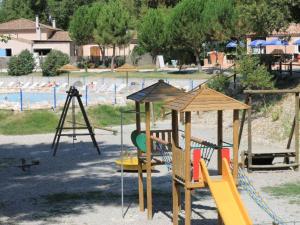 Campings Mobil-home confortable avec terrasse a Saint-Maime - API-1-52-552 : photos des chambres