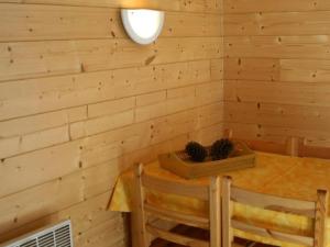 Chalet avec Terrasse pour 4 personnes à Ribes - API-1-52-576