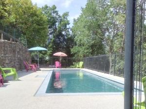 Chalet avec Terrasse pour 4 personnes à Ribes - API-1-52-576