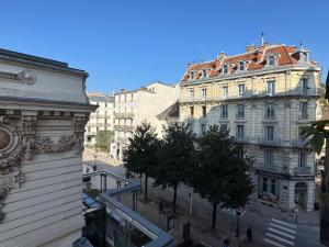 Charmant studio rénové en centre-ville, balcon, animaux acceptés, Wifi - FR-1-555-118