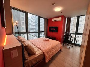 BGC One Uptown 2bedroom with balcony and 1 free parking