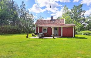 2 Bedroom Gorgeous Home In Malmbäck