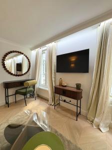 Elegant 1BR Monthly Rental near Place Vendôme