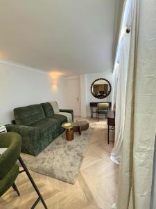 Elegant 1BR Monthly Rental near Place Vendôme
