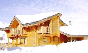 Maisons de vacances Spacious chalet 20m to Piste ski : Maison 6 Chambres
