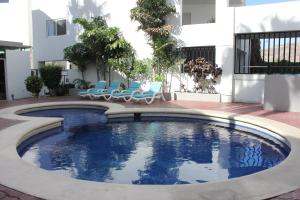 Seven Crown Express & Suites by Kavia