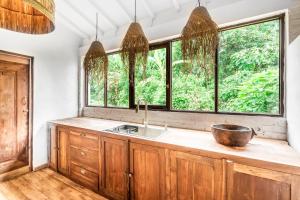 Spacious 3bdrs villa walkable to Bingin Beach