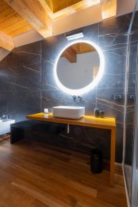 Deluxe Suite with Spa Bath
