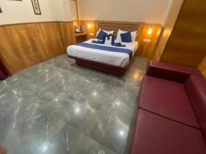 HOTEL U TURN BY Nexottel - 3hvězdičkové hotely ve městě Indaur