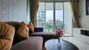 Beach Jomtien PAP Cafe