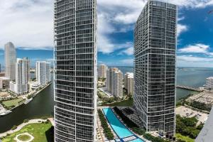 40th floor High Ceilings unit at icon brickell