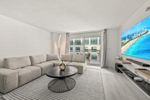 High Rise Unit in the heart of Brickell
