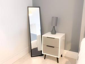 5BDR Manchester Stay | Tram Access|Free St Parking