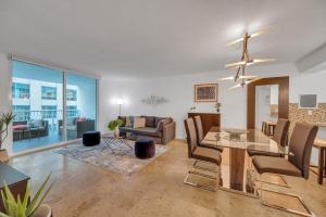 Amazing unit location with amenities & parking