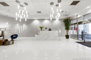 Amazing unit location with amenities & parking