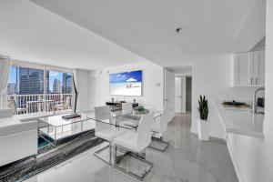 Luxurious 34th floor Ocean view Private Unit