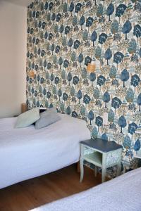 Hotels Hotel de France : Grande Chambre Double 