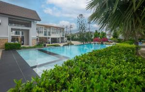 Poolfront Family House 13 Guests Near Fashion Island