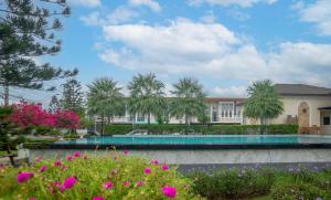 Poolfront Family House 13 Guests Near Fashion Island