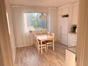 Cozy 2 Bedroom Apartment Near Santa Claus Village with space for 5