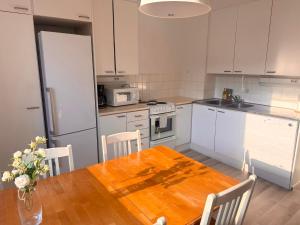 Cozy 2 Bedroom Apartment Near Santa Claus Village with space for 5