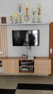 Varisha Homestay 2 Bedrooms, PS5, E-bike