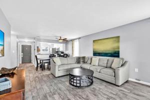 Summerhouse Townhomes #6- Blue Pearl