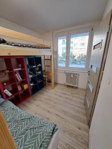 Moderní apartmán s balkonem v srdci Pardubic
