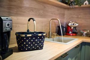 Central oLiv Apartment with free parking