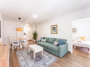 2-Bed in Heart of Los Boliches Pass the Keys - 3hvězdičkové hotely ve městě Fuengirola