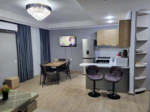 Tatulis house white bridge